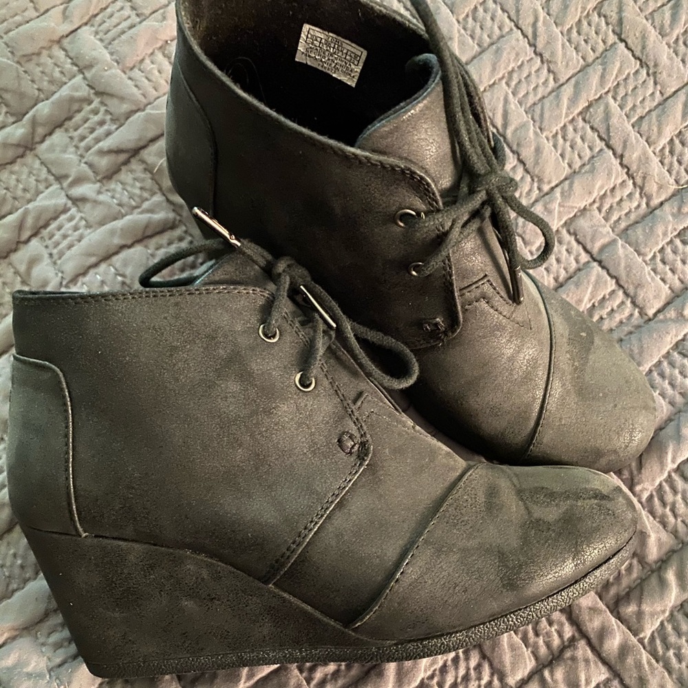 TOMS black lace up wedges